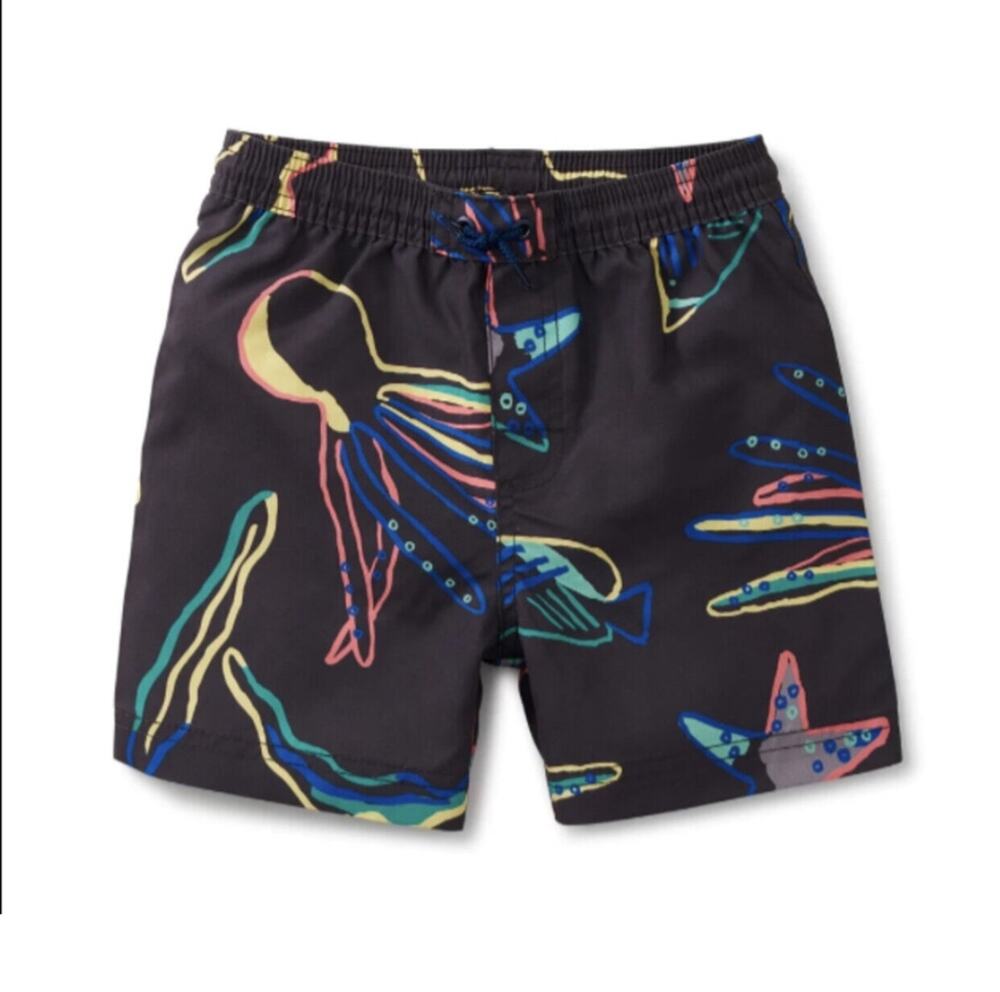 Tea Collection NWT Mid-Length Swim Trunks. Size 3.